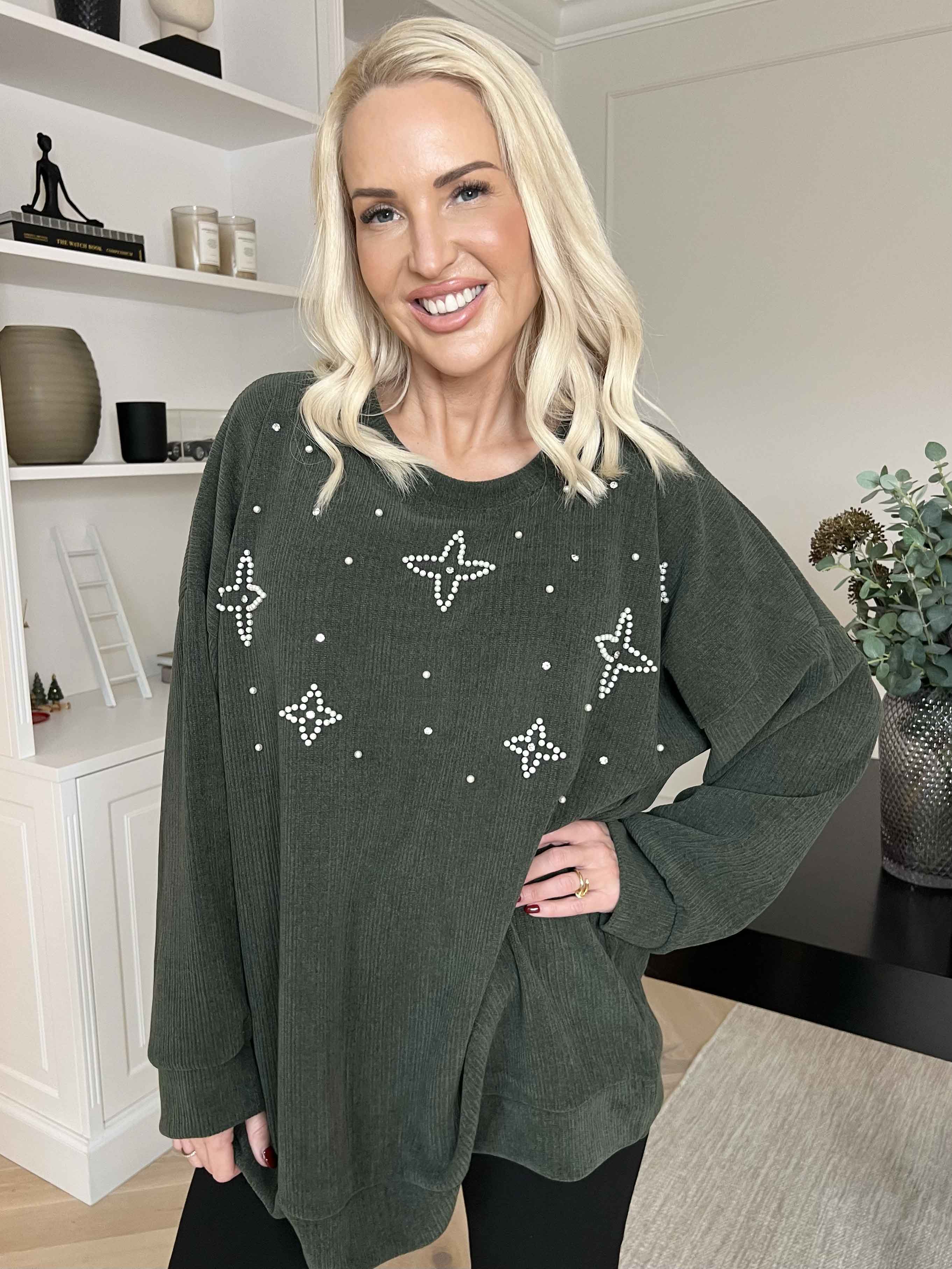 Uma - Fløjl bluse med perler og similisten